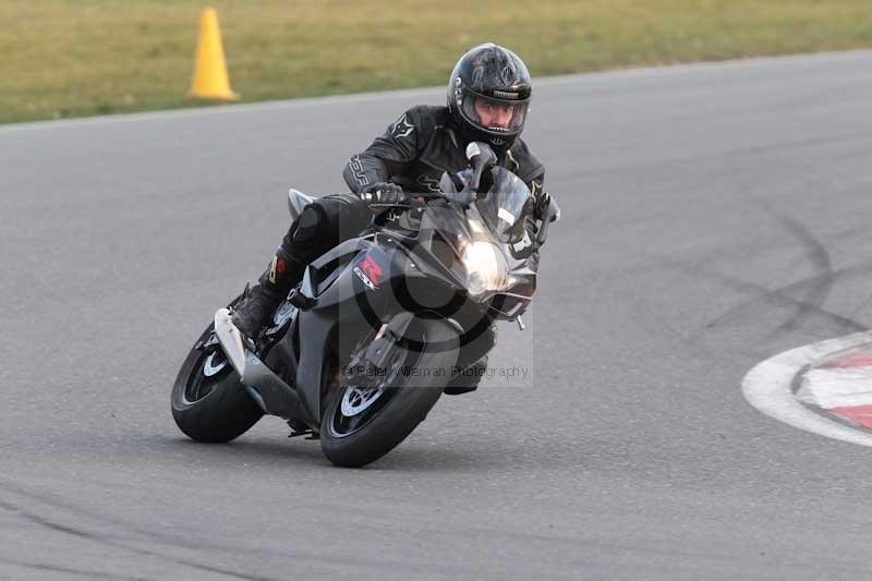 Motorcycle action photographs;Trackday digital images;event digital images;eventdigitalimages;no limits trackday;peter wileman photography;snetterton;snetterton circuit norfolk;snetterton photographs;trackday;trackday photos