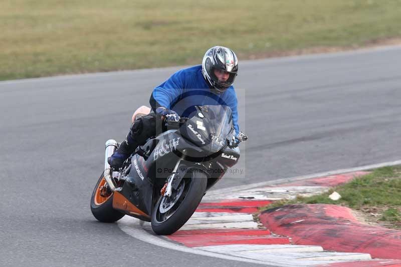 Motorcycle action photographs;Trackday digital images;event digital images;eventdigitalimages;no limits trackday;peter wileman photography;snetterton;snetterton circuit norfolk;snetterton photographs;trackday;trackday photos