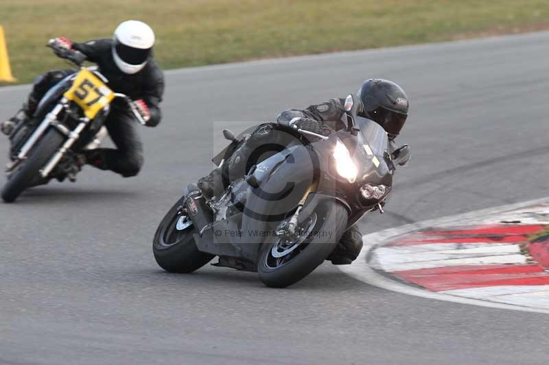 Motorcycle action photographs;Trackday digital images;event digital images;eventdigitalimages;no limits trackday;peter wileman photography;snetterton;snetterton circuit norfolk;snetterton photographs;trackday;trackday photos