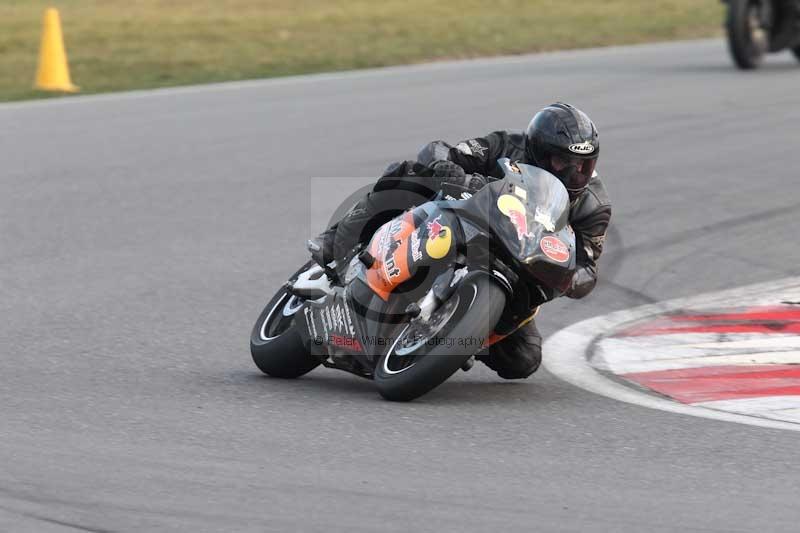 Motorcycle action photographs;Trackday digital images;event digital images;eventdigitalimages;no limits trackday;peter wileman photography;snetterton;snetterton circuit norfolk;snetterton photographs;trackday;trackday photos