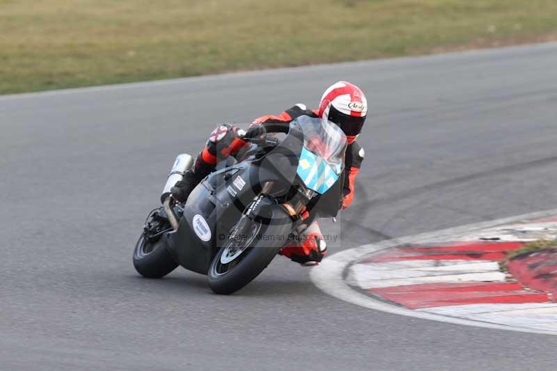 Motorcycle action photographs;Trackday digital images;event digital images;eventdigitalimages;no limits trackday;peter wileman photography;snetterton;snetterton circuit norfolk;snetterton photographs;trackday;trackday photos