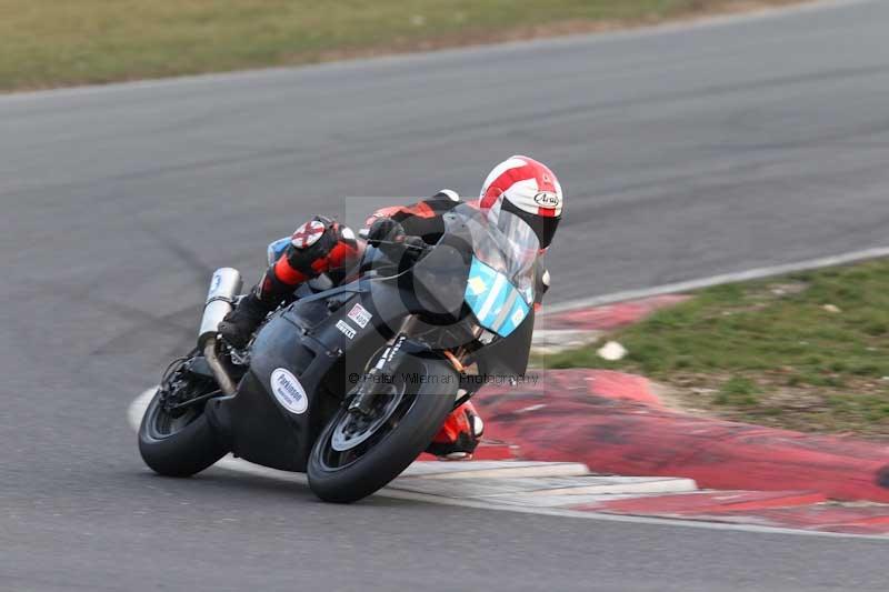 Motorcycle action photographs;Trackday digital images;event digital images;eventdigitalimages;no limits trackday;peter wileman photography;snetterton;snetterton circuit norfolk;snetterton photographs;trackday;trackday photos