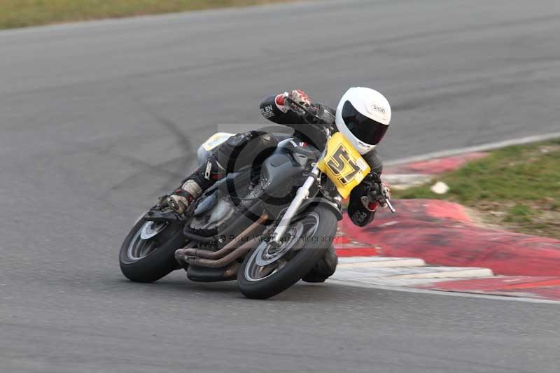 Motorcycle action photographs;Trackday digital images;event digital images;eventdigitalimages;no limits trackday;peter wileman photography;snetterton;snetterton circuit norfolk;snetterton photographs;trackday;trackday photos
