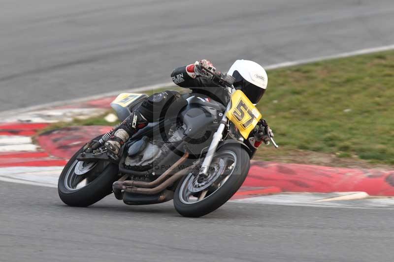 Motorcycle action photographs;Trackday digital images;event digital images;eventdigitalimages;no limits trackday;peter wileman photography;snetterton;snetterton circuit norfolk;snetterton photographs;trackday;trackday photos