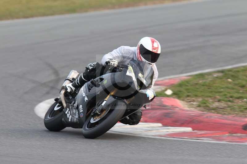 Motorcycle action photographs;Trackday digital images;event digital images;eventdigitalimages;no limits trackday;peter wileman photography;snetterton;snetterton circuit norfolk;snetterton photographs;trackday;trackday photos