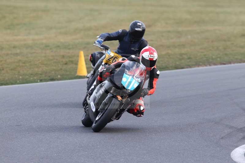 Motorcycle action photographs;Trackday digital images;event digital images;eventdigitalimages;no limits trackday;peter wileman photography;snetterton;snetterton circuit norfolk;snetterton photographs;trackday;trackday photos