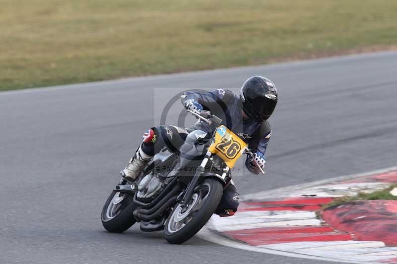 Motorcycle action photographs;Trackday digital images;event digital images;eventdigitalimages;no limits trackday;peter wileman photography;snetterton;snetterton circuit norfolk;snetterton photographs;trackday;trackday photos