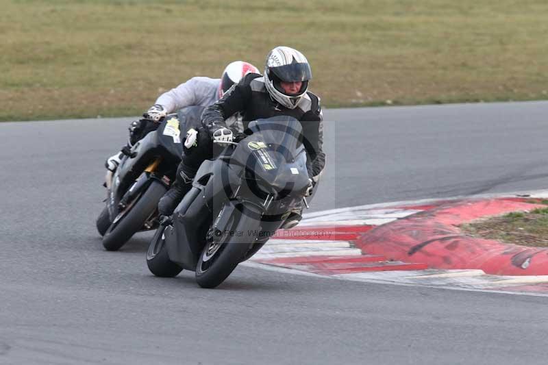 Motorcycle action photographs;Trackday digital images;event digital images;eventdigitalimages;no limits trackday;peter wileman photography;snetterton;snetterton circuit norfolk;snetterton photographs;trackday;trackday photos