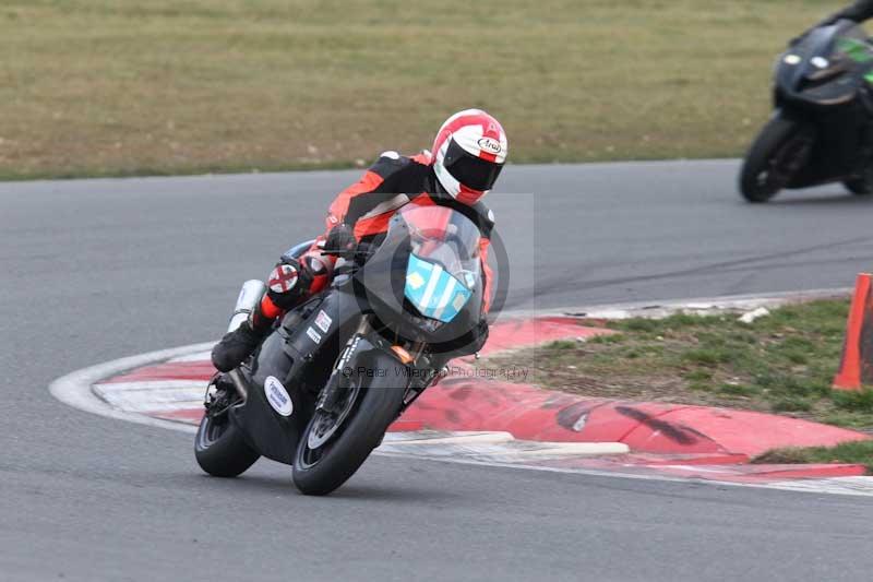 Motorcycle action photographs;Trackday digital images;event digital images;eventdigitalimages;no limits trackday;peter wileman photography;snetterton;snetterton circuit norfolk;snetterton photographs;trackday;trackday photos