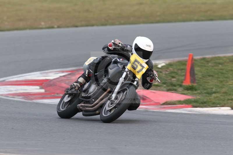 Motorcycle action photographs;Trackday digital images;event digital images;eventdigitalimages;no limits trackday;peter wileman photography;snetterton;snetterton circuit norfolk;snetterton photographs;trackday;trackday photos
