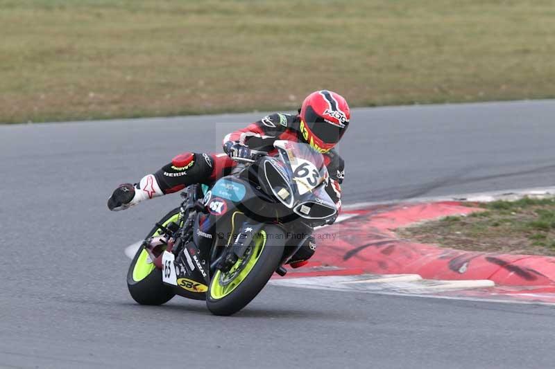 Motorcycle action photographs;Trackday digital images;event digital images;eventdigitalimages;no limits trackday;peter wileman photography;snetterton;snetterton circuit norfolk;snetterton photographs;trackday;trackday photos