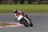 Motorcycle-action-photographs;Trackday-digital-images;event-digital-images;eventdigitalimages;no-limits-trackday;peter-wileman-photography;snetterton;snetterton-circuit-norfolk;snetterton-photographs;trackday;trackday-photos