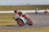 Motorcycle-action-photographs;Trackday-digital-images;event-digital-images;eventdigitalimages;no-limits-trackday;peter-wileman-photography;snetterton;snetterton-circuit-norfolk;snetterton-photographs;trackday;trackday-photos