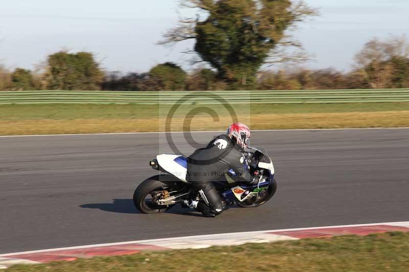 Motorcycle action photographs;Trackday digital images;event digital images;eventdigitalimages;no limits trackday;peter wileman photography;snetterton;snetterton circuit norfolk;snetterton photographs;trackday;trackday photos