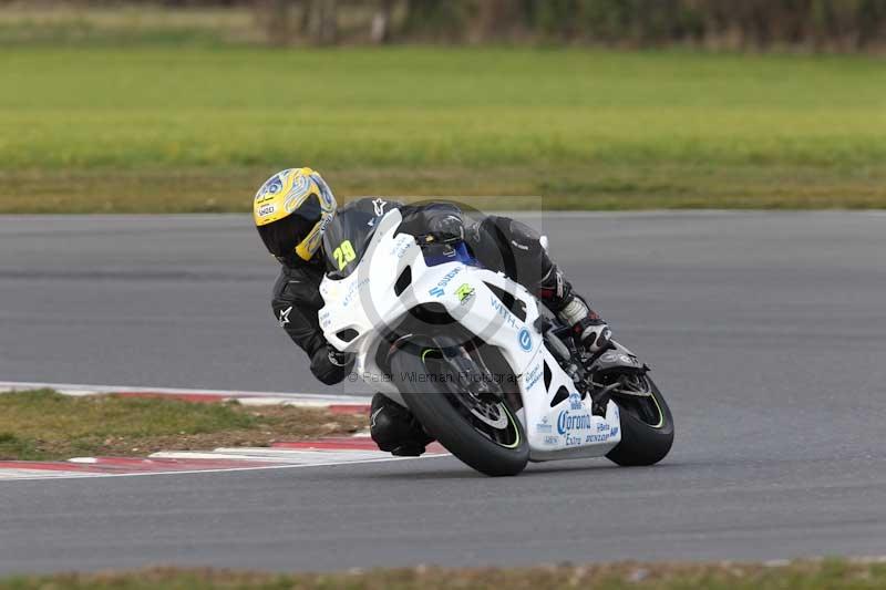 Motorcycle action photographs;Trackday digital images;event digital images;eventdigitalimages;no limits trackday;peter wileman photography;snetterton;snetterton circuit norfolk;snetterton photographs;trackday;trackday photos