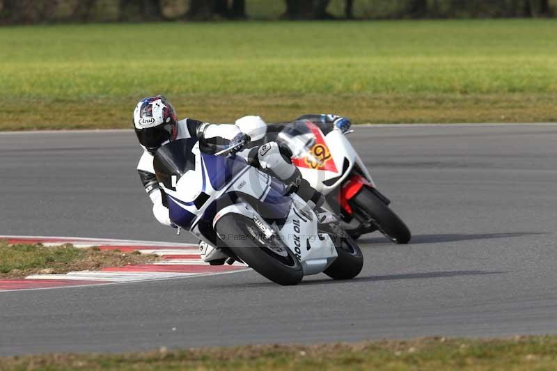 Motorcycle action photographs;Trackday digital images;event digital images;eventdigitalimages;no limits trackday;peter wileman photography;snetterton;snetterton circuit norfolk;snetterton photographs;trackday;trackday photos