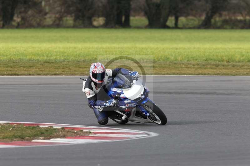 Motorcycle action photographs;Trackday digital images;event digital images;eventdigitalimages;no limits trackday;peter wileman photography;snetterton;snetterton circuit norfolk;snetterton photographs;trackday;trackday photos