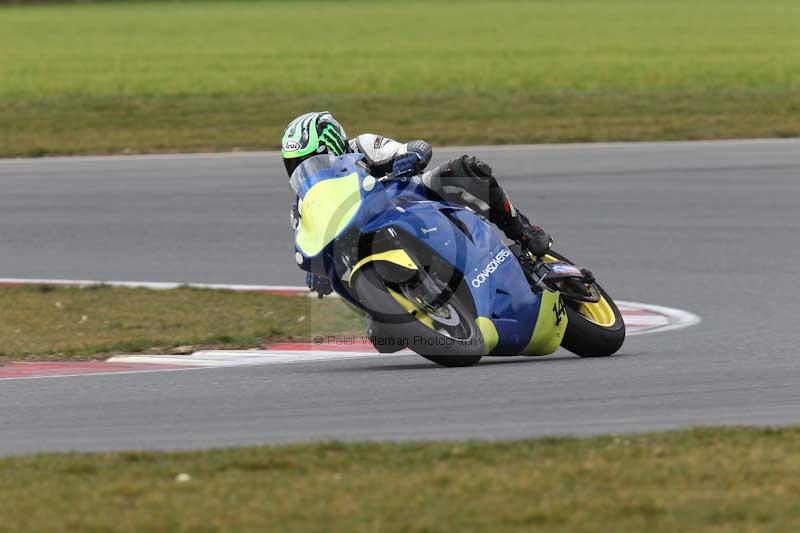 Motorcycle action photographs;Trackday digital images;event digital images;eventdigitalimages;no limits trackday;peter wileman photography;snetterton;snetterton circuit norfolk;snetterton photographs;trackday;trackday photos