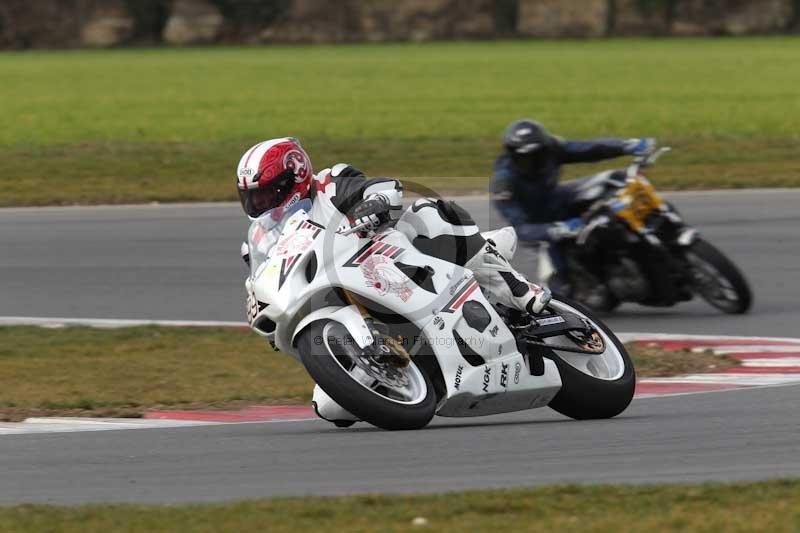 Motorcycle action photographs;Trackday digital images;event digital images;eventdigitalimages;no limits trackday;peter wileman photography;snetterton;snetterton circuit norfolk;snetterton photographs;trackday;trackday photos