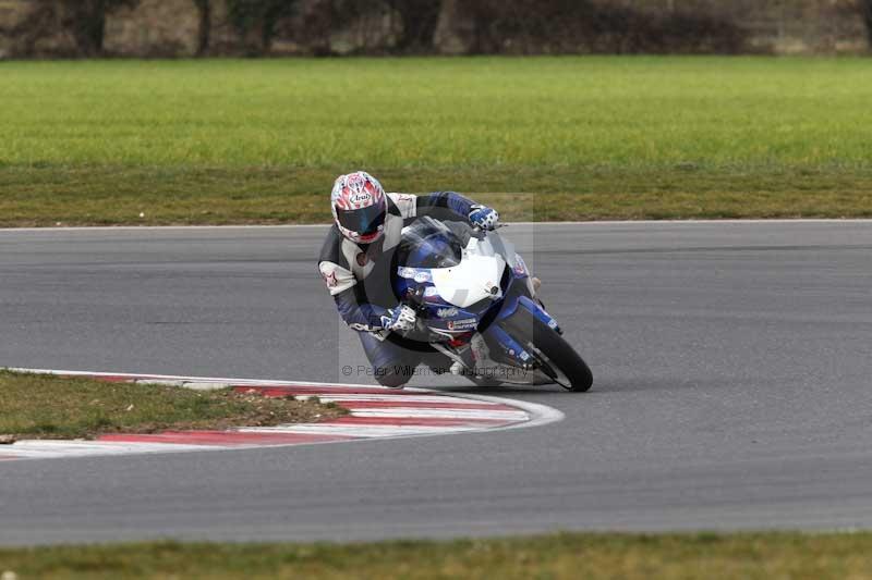 Motorcycle action photographs;Trackday digital images;event digital images;eventdigitalimages;no limits trackday;peter wileman photography;snetterton;snetterton circuit norfolk;snetterton photographs;trackday;trackday photos