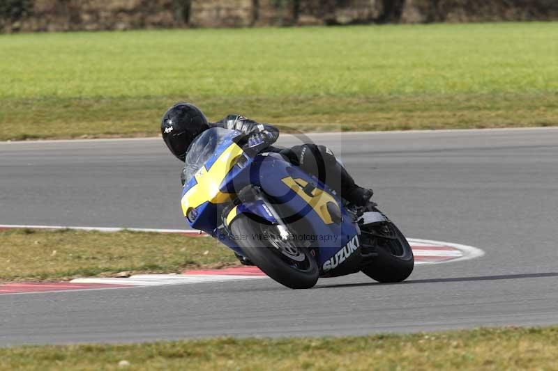 Motorcycle action photographs;Trackday digital images;event digital images;eventdigitalimages;no limits trackday;peter wileman photography;snetterton;snetterton circuit norfolk;snetterton photographs;trackday;trackday photos