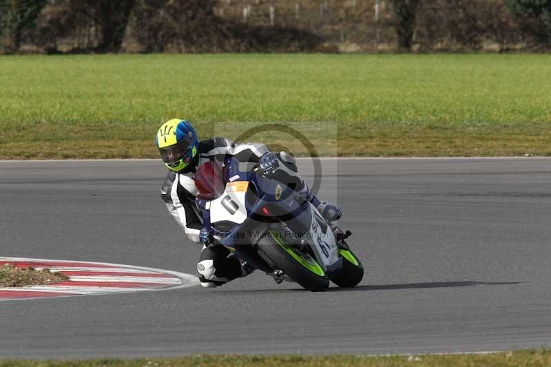Motorcycle action photographs;Trackday digital images;event digital images;eventdigitalimages;no limits trackday;peter wileman photography;snetterton;snetterton circuit norfolk;snetterton photographs;trackday;trackday photos
