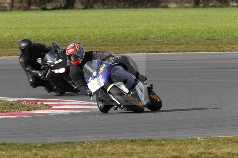 Motorcycle action photographs;Trackday digital images;event digital images;eventdigitalimages;no limits trackday;peter wileman photography;snetterton;snetterton circuit norfolk;snetterton photographs;trackday;trackday photos