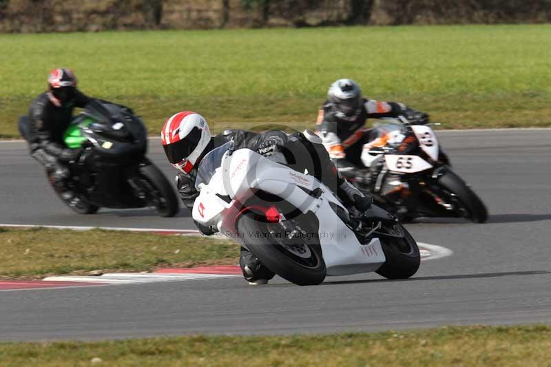 Motorcycle action photographs;Trackday digital images;event digital images;eventdigitalimages;no limits trackday;peter wileman photography;snetterton;snetterton circuit norfolk;snetterton photographs;trackday;trackday photos