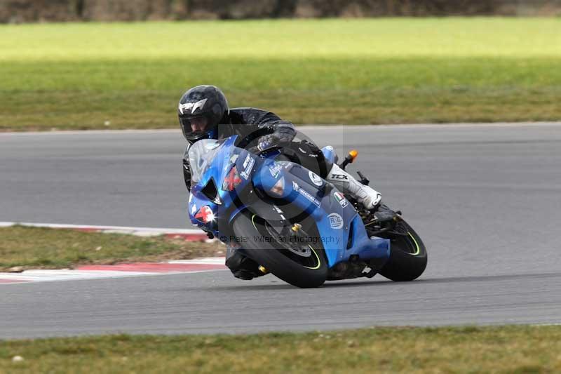 Motorcycle action photographs;Trackday digital images;event digital images;eventdigitalimages;no limits trackday;peter wileman photography;snetterton;snetterton circuit norfolk;snetterton photographs;trackday;trackday photos