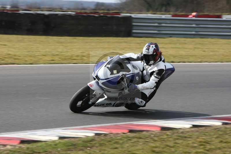Motorcycle action photographs;Trackday digital images;event digital images;eventdigitalimages;no limits trackday;peter wileman photography;snetterton;snetterton circuit norfolk;snetterton photographs;trackday;trackday photos