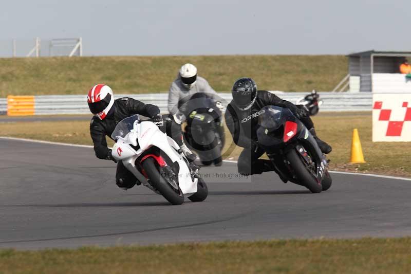 Motorcycle action photographs;Trackday digital images;event digital images;eventdigitalimages;no limits trackday;peter wileman photography;snetterton;snetterton circuit norfolk;snetterton photographs;trackday;trackday photos