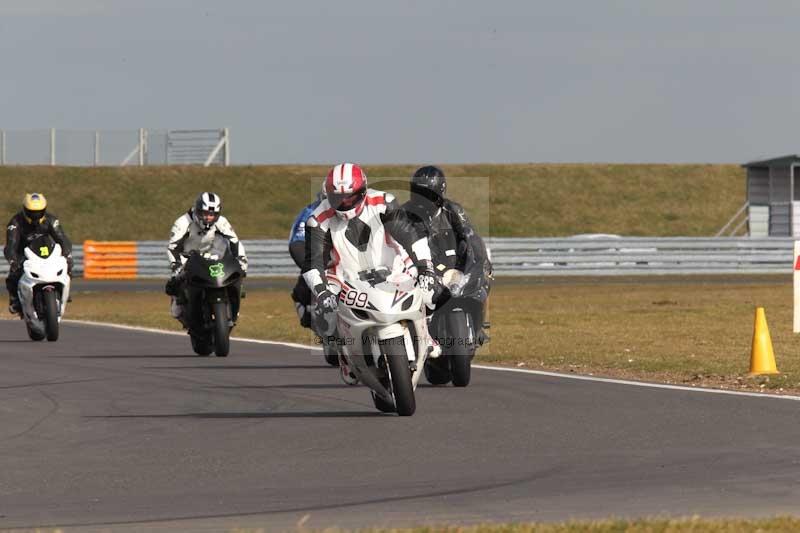 Motorcycle action photographs;Trackday digital images;event digital images;eventdigitalimages;no limits trackday;peter wileman photography;snetterton;snetterton circuit norfolk;snetterton photographs;trackday;trackday photos