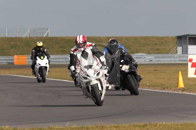 Motorcycle action photographs;Trackday digital images;event digital images;eventdigitalimages;no limits trackday;peter wileman photography;snetterton;snetterton circuit norfolk;snetterton photographs;trackday;trackday photos