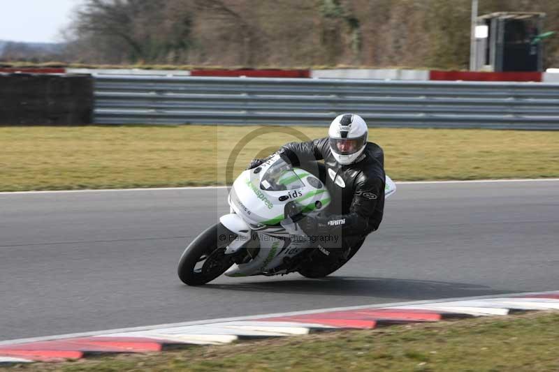 Motorcycle action photographs;Trackday digital images;event digital images;eventdigitalimages;no limits trackday;peter wileman photography;snetterton;snetterton circuit norfolk;snetterton photographs;trackday;trackday photos