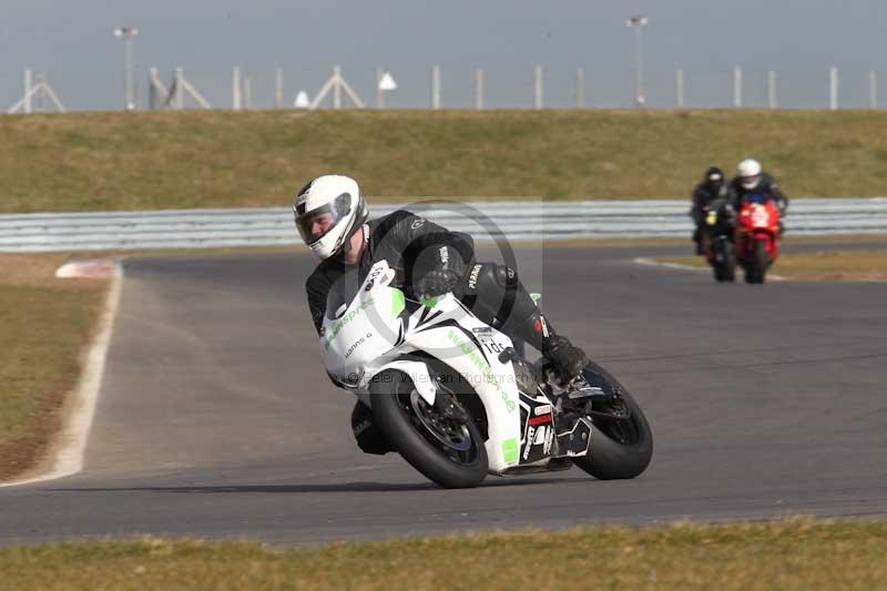 Motorcycle action photographs;Trackday digital images;event digital images;eventdigitalimages;no limits trackday;peter wileman photography;snetterton;snetterton circuit norfolk;snetterton photographs;trackday;trackday photos