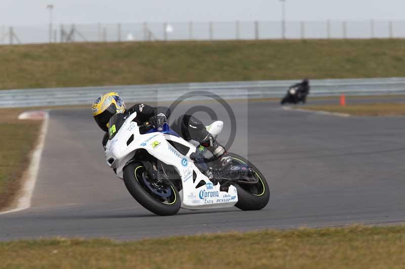 Motorcycle action photographs;Trackday digital images;event digital images;eventdigitalimages;no limits trackday;peter wileman photography;snetterton;snetterton circuit norfolk;snetterton photographs;trackday;trackday photos