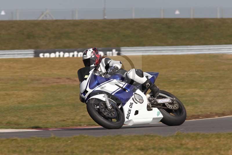 Motorcycle action photographs;Trackday digital images;event digital images;eventdigitalimages;no limits trackday;peter wileman photography;snetterton;snetterton circuit norfolk;snetterton photographs;trackday;trackday photos