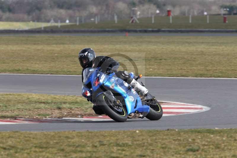 Motorcycle action photographs;Trackday digital images;event digital images;eventdigitalimages;no limits trackday;peter wileman photography;snetterton;snetterton circuit norfolk;snetterton photographs;trackday;trackday photos