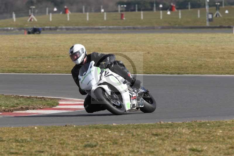 Motorcycle action photographs;Trackday digital images;event digital images;eventdigitalimages;no limits trackday;peter wileman photography;snetterton;snetterton circuit norfolk;snetterton photographs;trackday;trackday photos