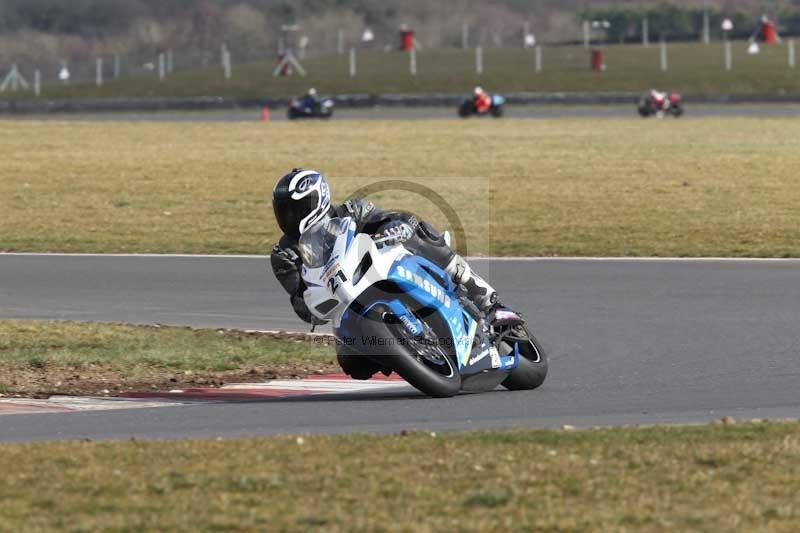 Motorcycle action photographs;Trackday digital images;event digital images;eventdigitalimages;no limits trackday;peter wileman photography;snetterton;snetterton circuit norfolk;snetterton photographs;trackday;trackday photos