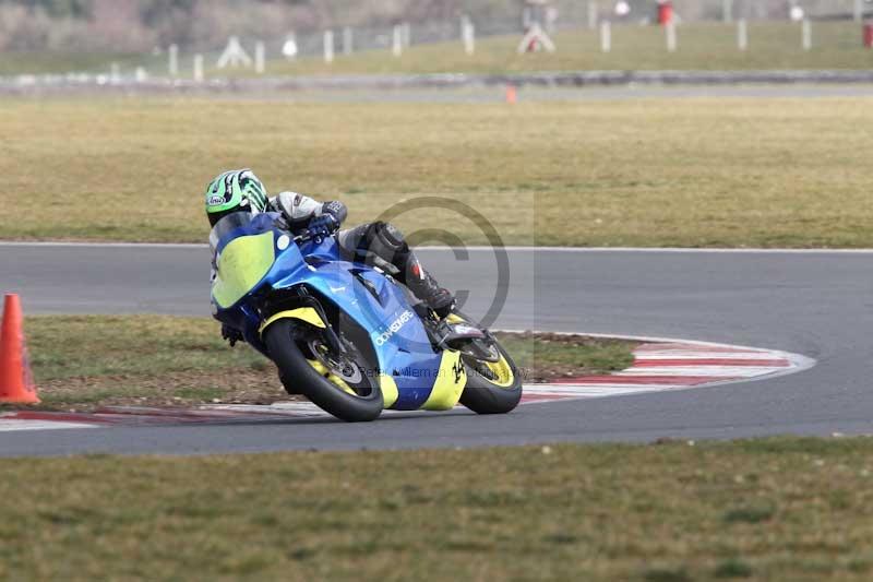 Motorcycle action photographs;Trackday digital images;event digital images;eventdigitalimages;no limits trackday;peter wileman photography;snetterton;snetterton circuit norfolk;snetterton photographs;trackday;trackday photos