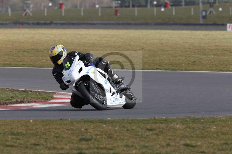 Motorcycle action photographs;Trackday digital images;event digital images;eventdigitalimages;no limits trackday;peter wileman photography;snetterton;snetterton circuit norfolk;snetterton photographs;trackday;trackday photos