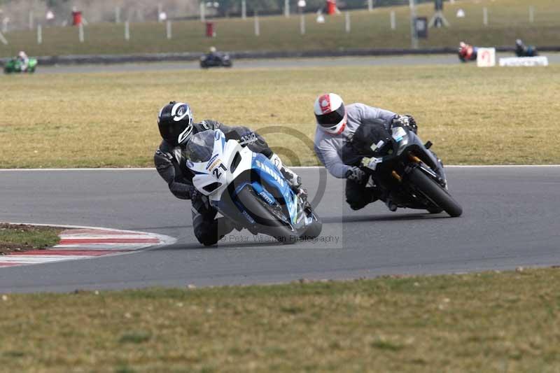 Motorcycle action photographs;Trackday digital images;event digital images;eventdigitalimages;no limits trackday;peter wileman photography;snetterton;snetterton circuit norfolk;snetterton photographs;trackday;trackday photos