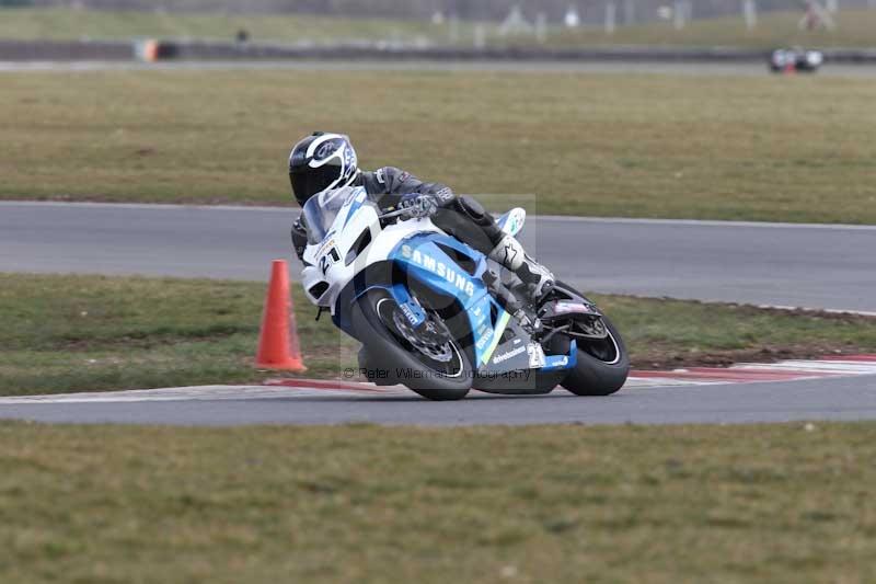 Motorcycle action photographs;Trackday digital images;event digital images;eventdigitalimages;no limits trackday;peter wileman photography;snetterton;snetterton circuit norfolk;snetterton photographs;trackday;trackday photos