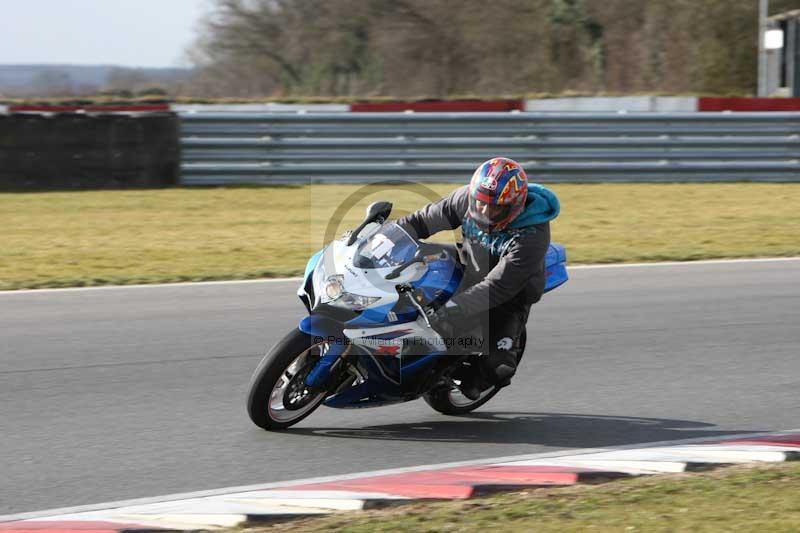 Motorcycle action photographs;Trackday digital images;event digital images;eventdigitalimages;no limits trackday;peter wileman photography;snetterton;snetterton circuit norfolk;snetterton photographs;trackday;trackday photos