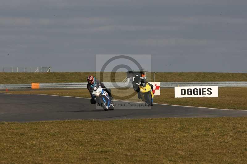 Motorcycle action photographs;Trackday digital images;event digital images;eventdigitalimages;no limits trackday;peter wileman photography;snetterton;snetterton circuit norfolk;snetterton photographs;trackday;trackday photos
