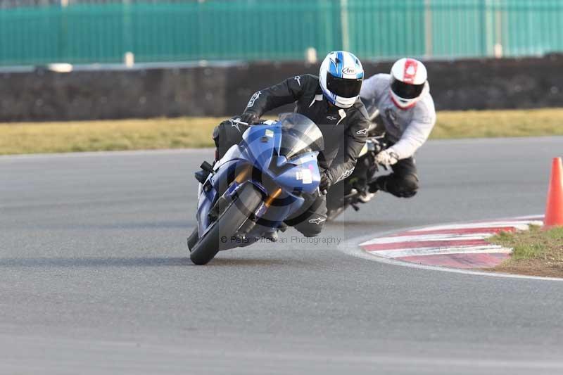 Motorcycle action photographs;Trackday digital images;event digital images;eventdigitalimages;no limits trackday;peter wileman photography;snetterton;snetterton circuit norfolk;snetterton photographs;trackday;trackday photos