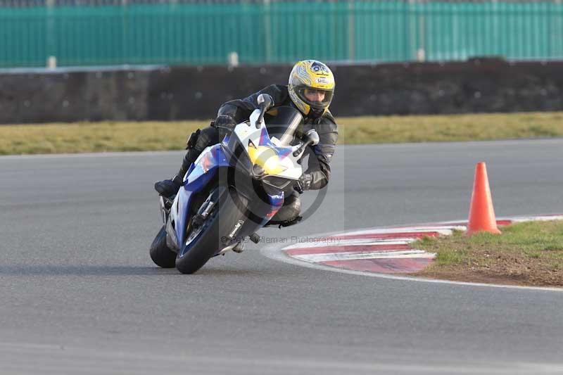 Motorcycle action photographs;Trackday digital images;event digital images;eventdigitalimages;no limits trackday;peter wileman photography;snetterton;snetterton circuit norfolk;snetterton photographs;trackday;trackday photos