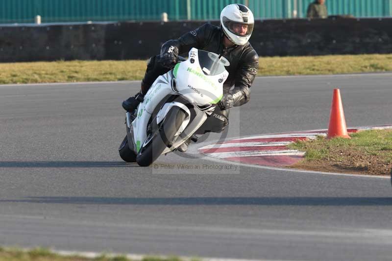 Motorcycle action photographs;Trackday digital images;event digital images;eventdigitalimages;no limits trackday;peter wileman photography;snetterton;snetterton circuit norfolk;snetterton photographs;trackday;trackday photos