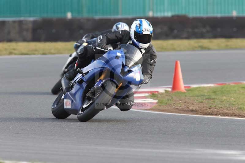 Motorcycle action photographs;Trackday digital images;event digital images;eventdigitalimages;no limits trackday;peter wileman photography;snetterton;snetterton circuit norfolk;snetterton photographs;trackday;trackday photos